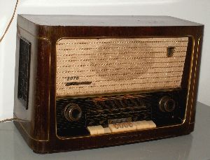 1188 klein 04 Radio Grundig.jpg